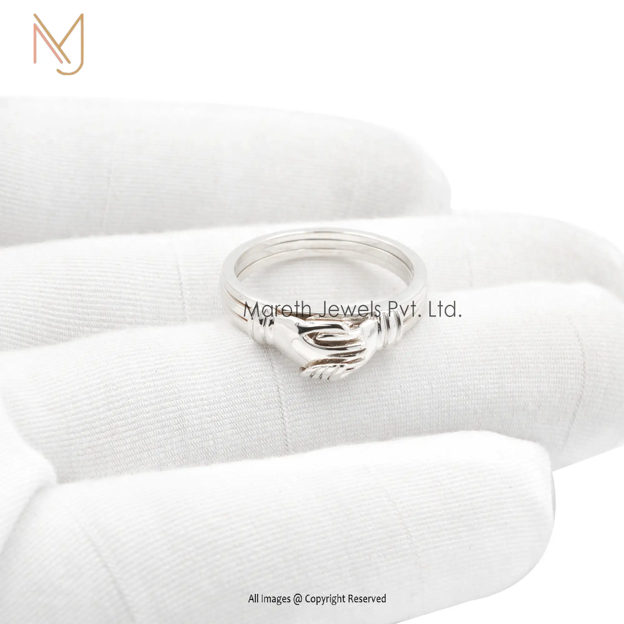 925 Silver Natural Silver Holding Hands Ring Jewelry Manufacturer