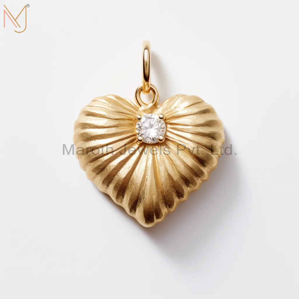 925 Sterling Silver Yellow Gold Moissanite Diamond Heart Pendant Jewelry Manufacturer